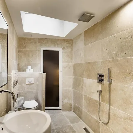 Luxe Studio With Jacuzzi - Grands Boulevards パリ