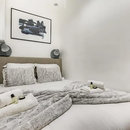 アパート Luxe Studio With Jacuzzi - Grands Boulevards パリ