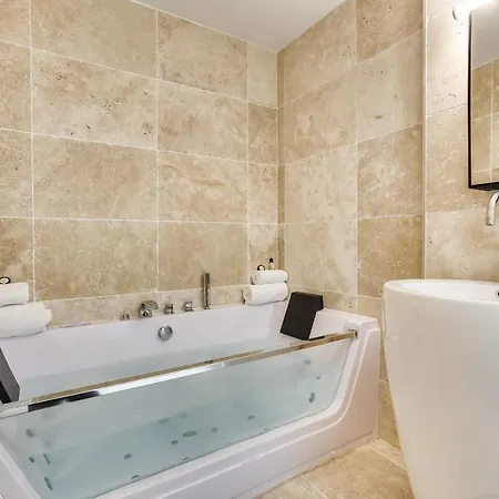 Luxe Studio With Jacuzzi - Grands Boulevards * パリ